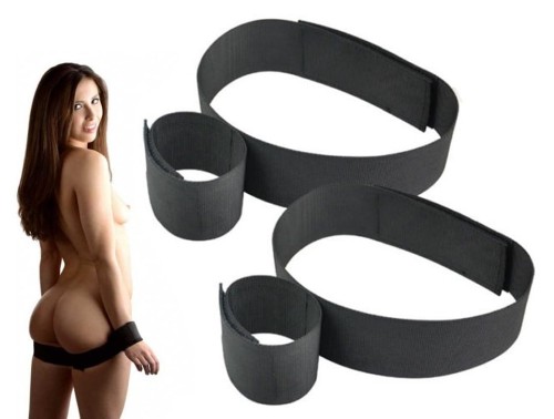 UPRZĄŻ DO SEKSU KRĘPUJĄCA RĘCE