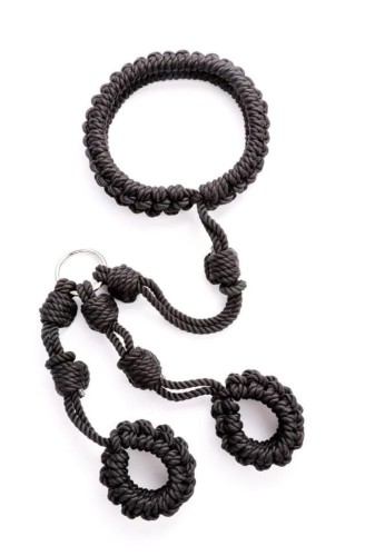 PLECIONA UPRZĄŻ NA SZYJĘ I NADGARSTKI