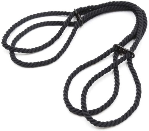 MOCNE CZARNE KAJDANKI